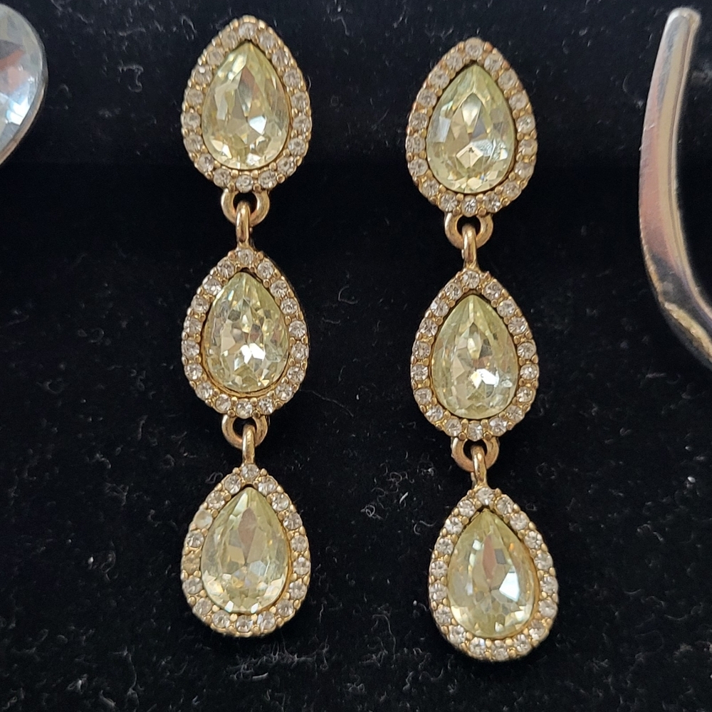 Elegant Gold Drop Earrings